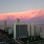 Modern 2Br Apartment In Chevron Renaissance - Coasthm