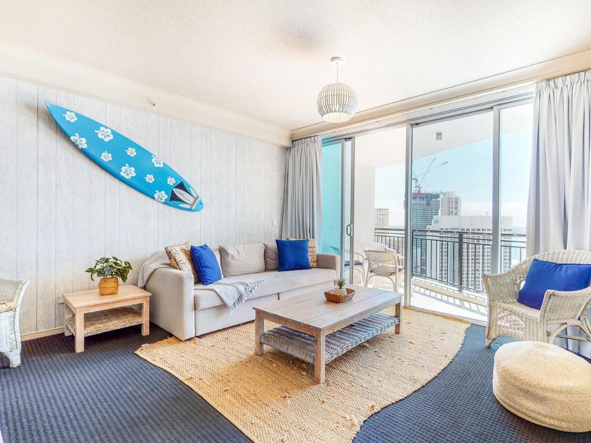 Apartment Modern 2br In Chevron Renaissance - Coasthm Gold Coast