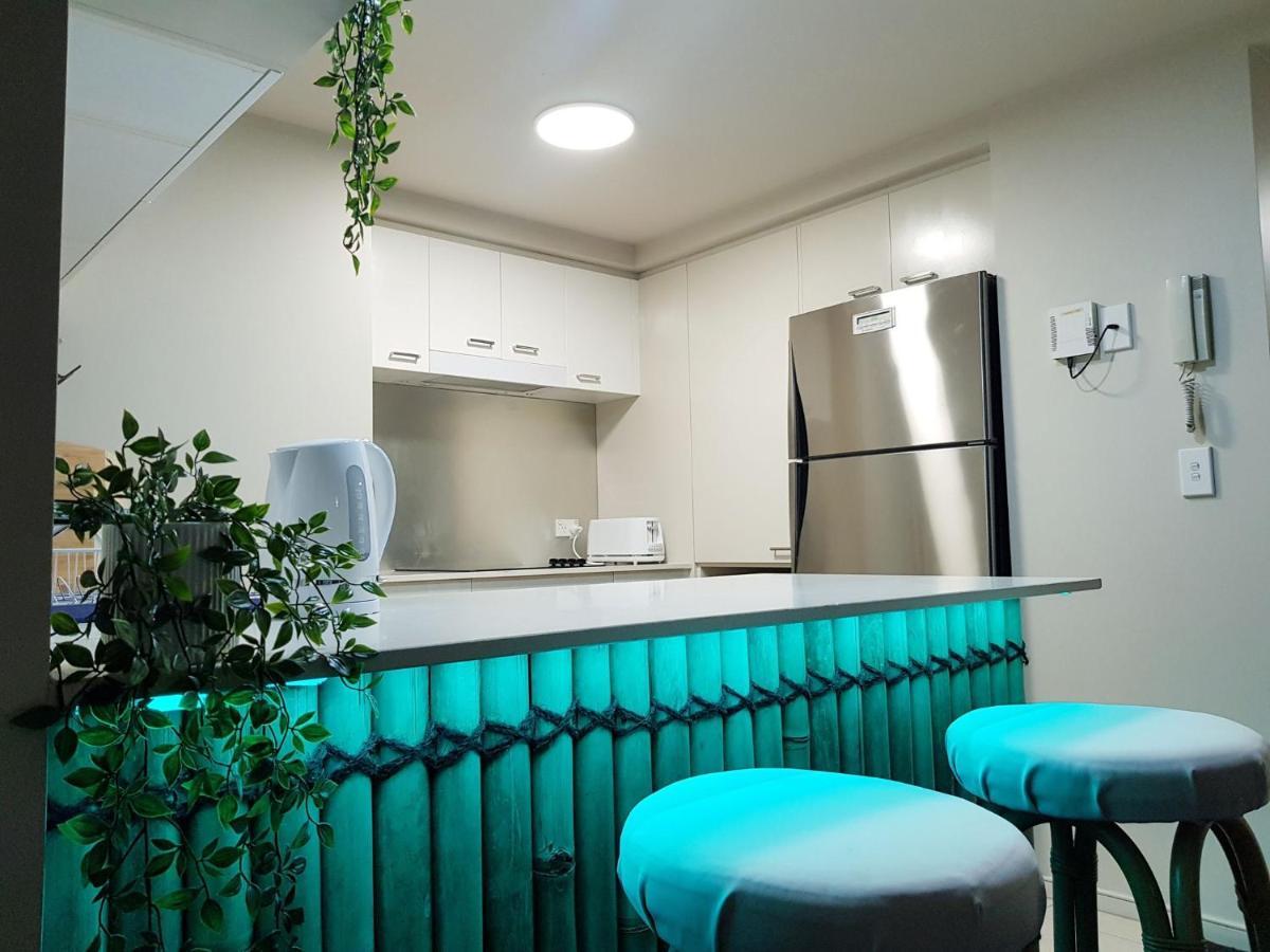 Modern 2br In Chevron Renaissance - Coasthm *