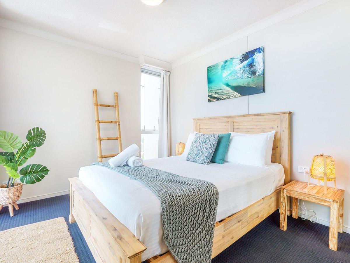 Modern 2br In Chevron Renaissance - Coasthm * Gold Coast