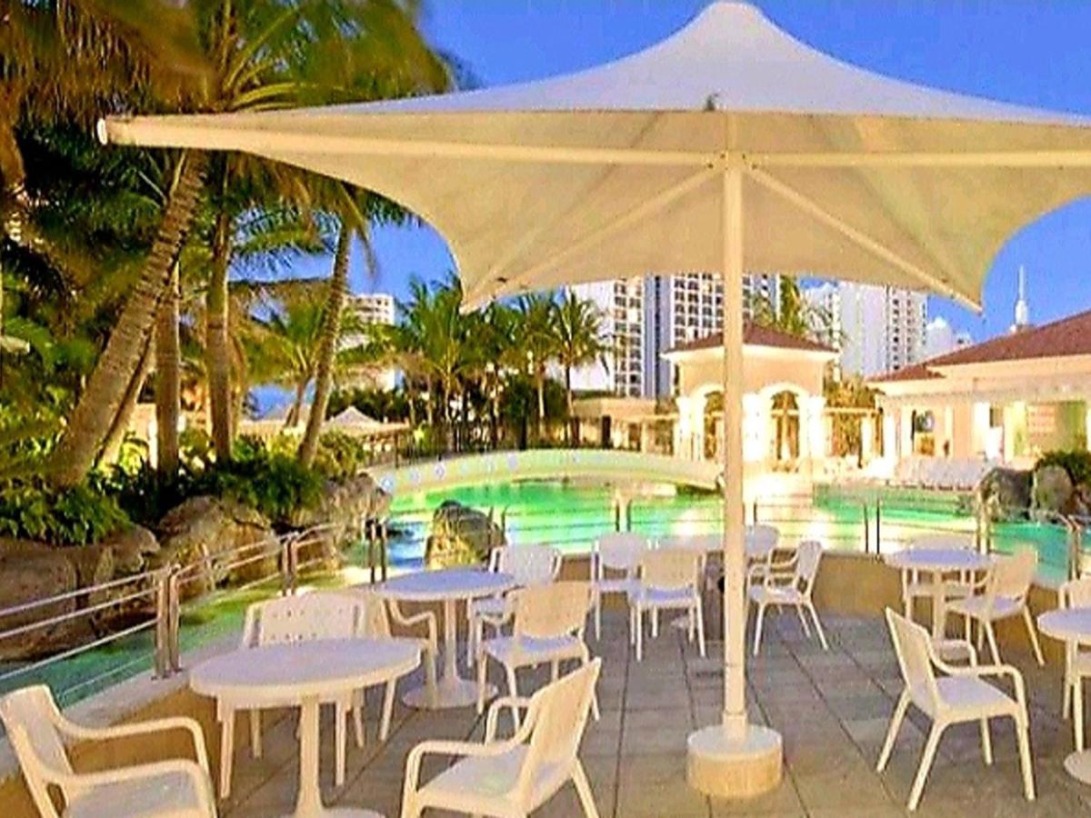 Apartment Modern 2br In Chevron Renaissance - Coasthm Gold Coast