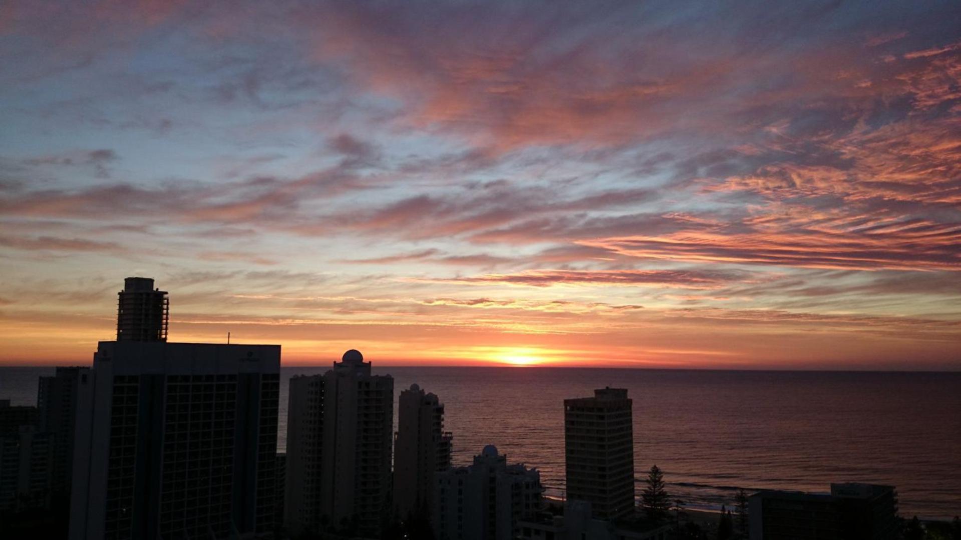 Modern 2br In Chevron Renaissance - Coasthm Apartment Gold Coast